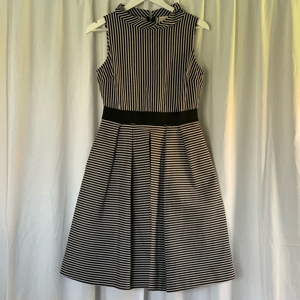 Eva Mendez black and white striped dress